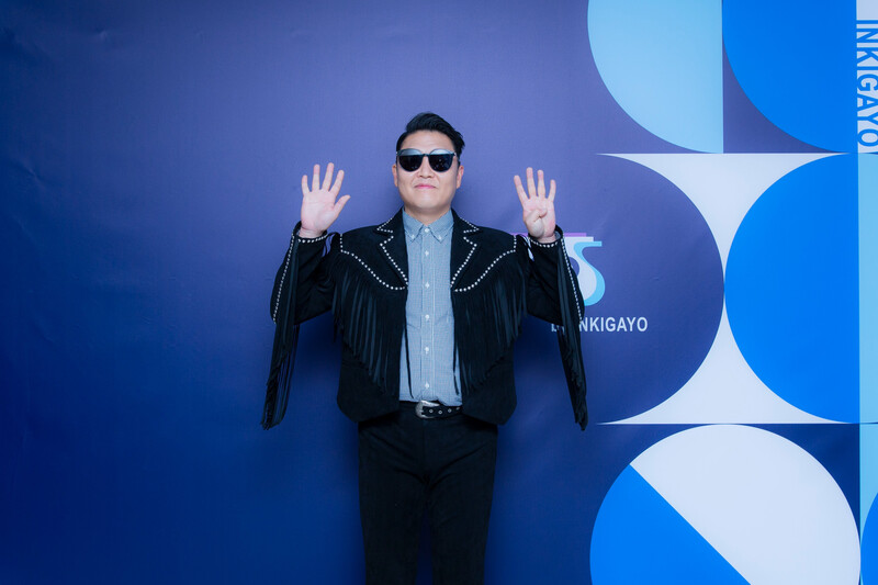 220501 SBS Twitter Update- PSY at INKIGAYO Photowall documents 1