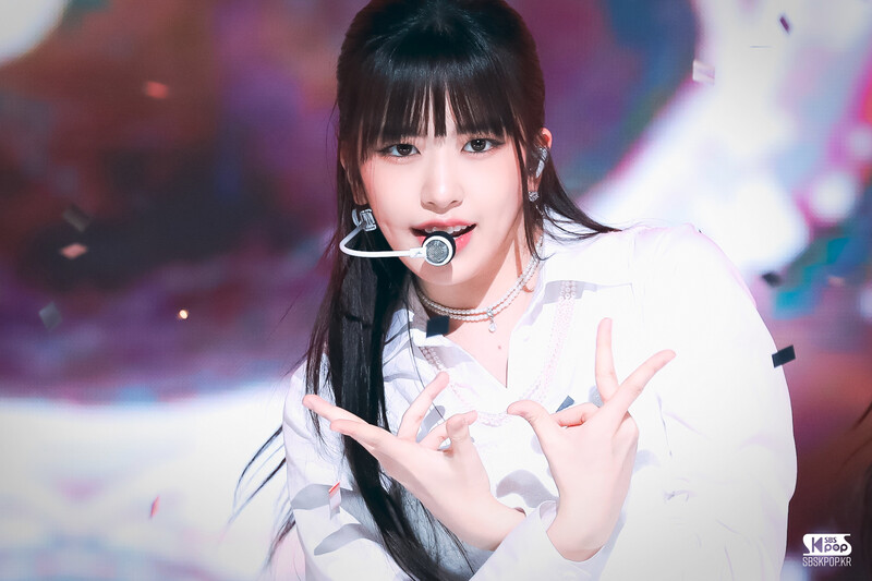 230423 IVE Yujin - 'I AM' &  'Kitsch' at Inkigayo documents 2