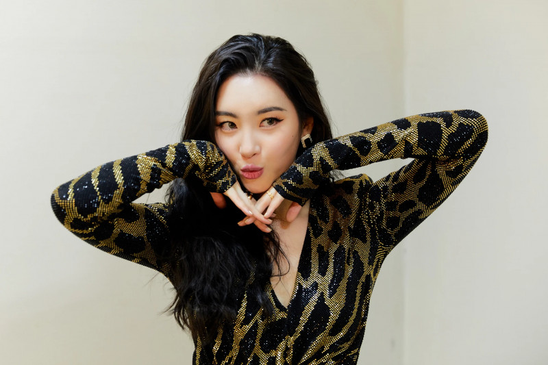 210307 ABYSS Naver Post - Sunmi - 'Amazing Saturday' Waiting Room documents 4