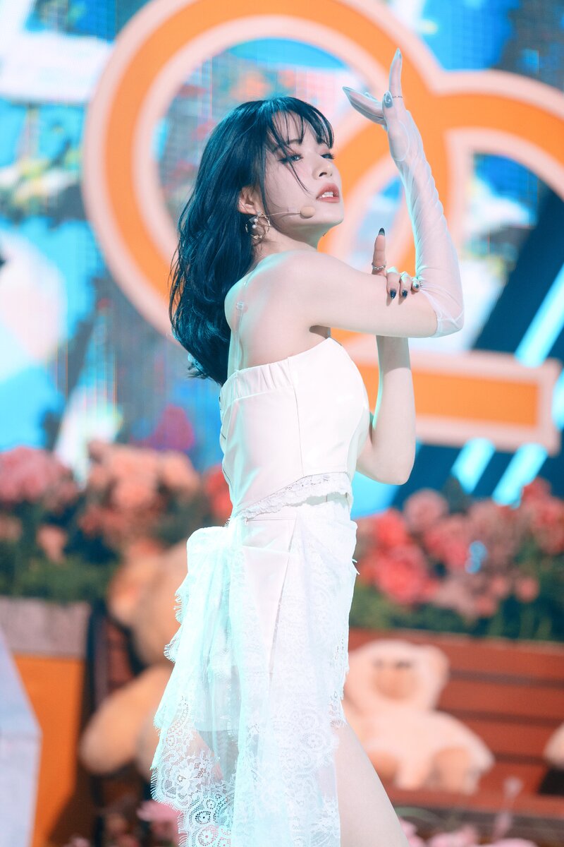 220123 fromis_9 Chaeyoung - 'DM' at Inkigayo documents 20