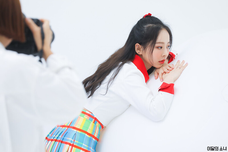 211125 Blockberry Naver Post - LOONA Japan Debut: HULA HOOP Album Behind documents 6