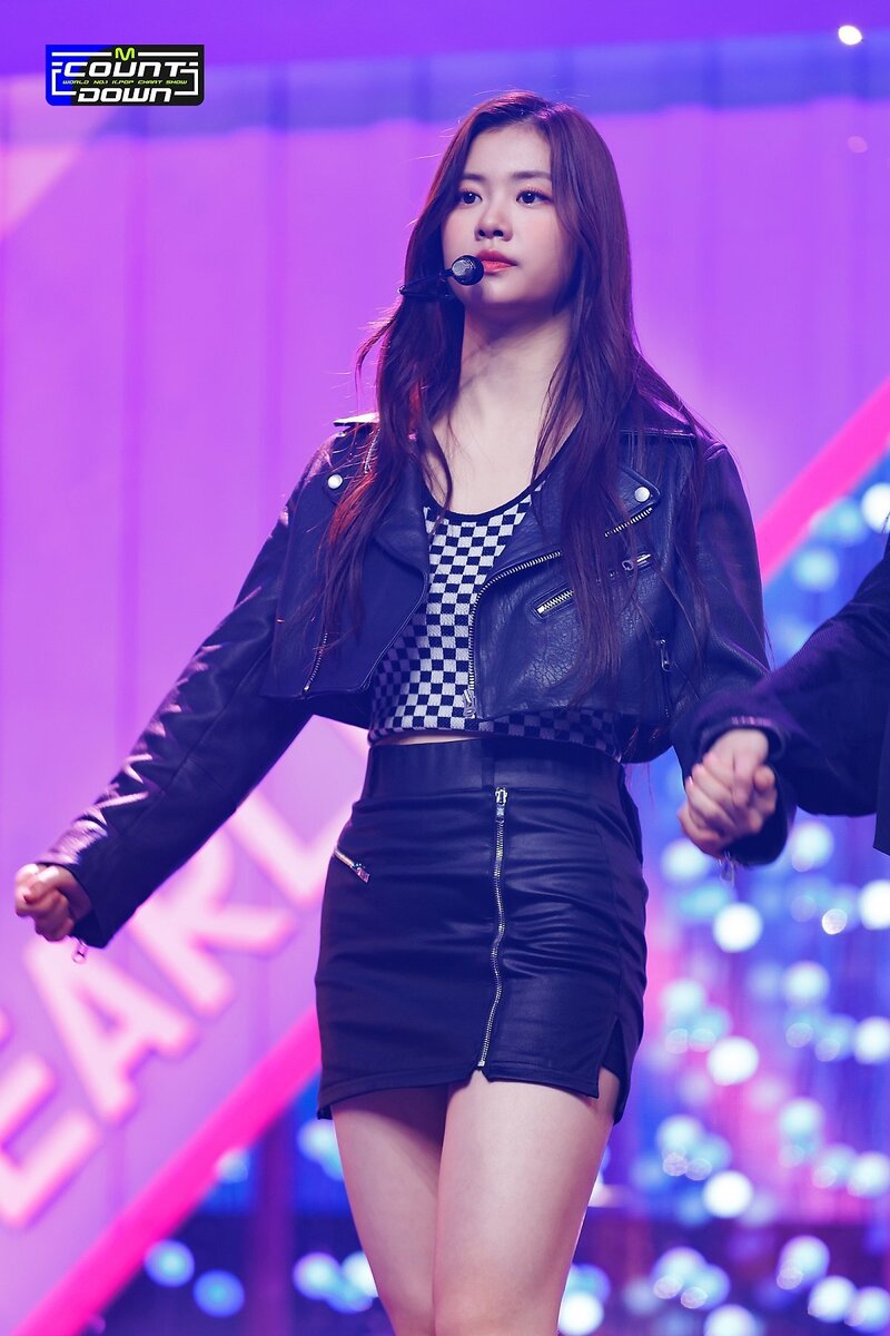 220505 LE SSERAFIM's Garam - 'Fearless' and 'Blue Flame' at M Countdown documents 1