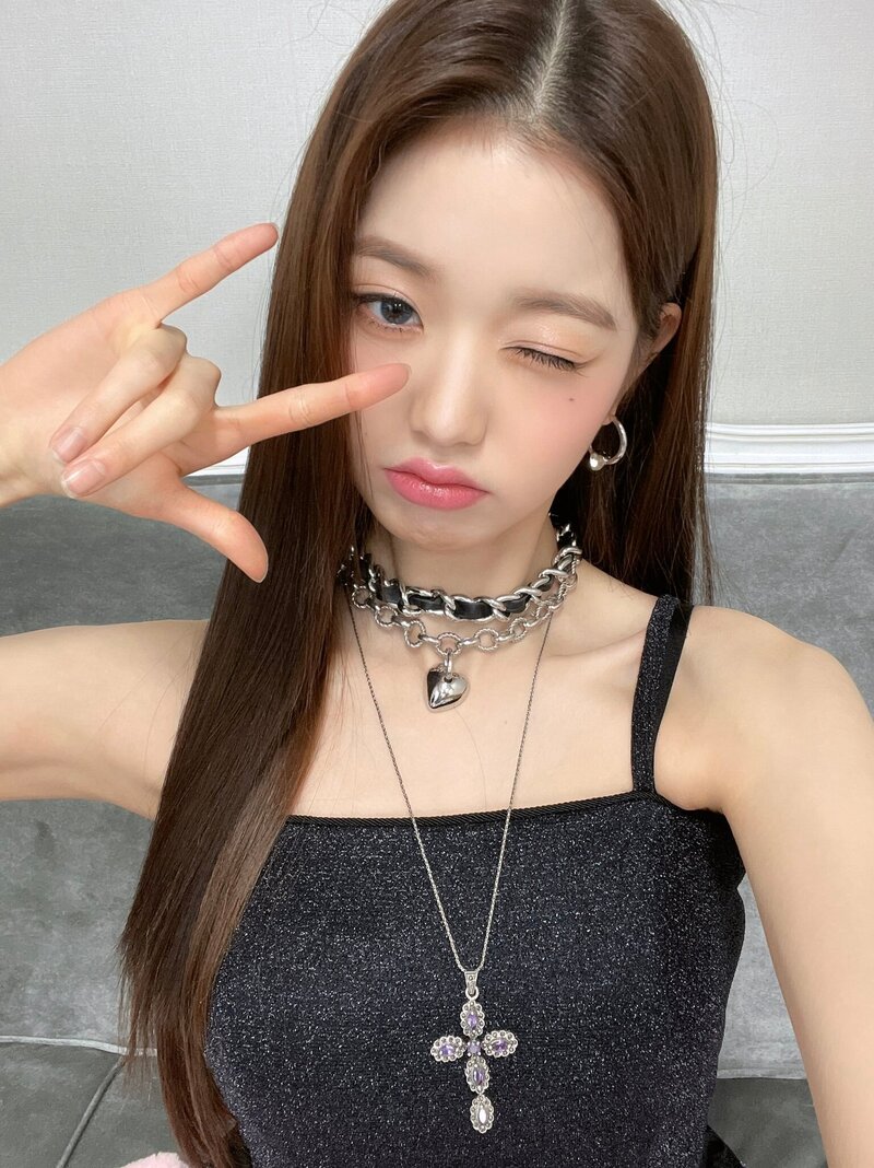 220628 IVE Twitter Update - Wonyoung | kpopping