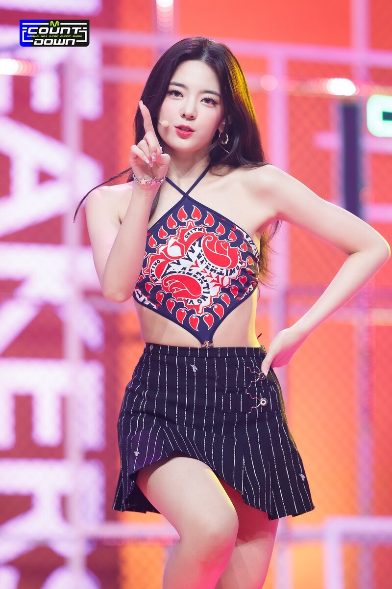 220721 ITZY Lia - 'SNEAKERS' at M Countdown documents 2