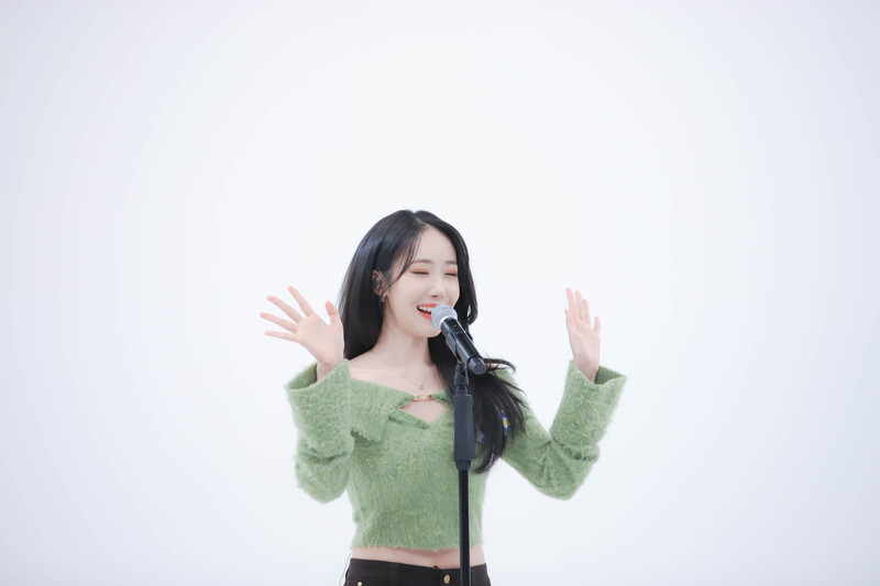 230131 MBC Naver - VIVIZ at Weekly Idol documents 30