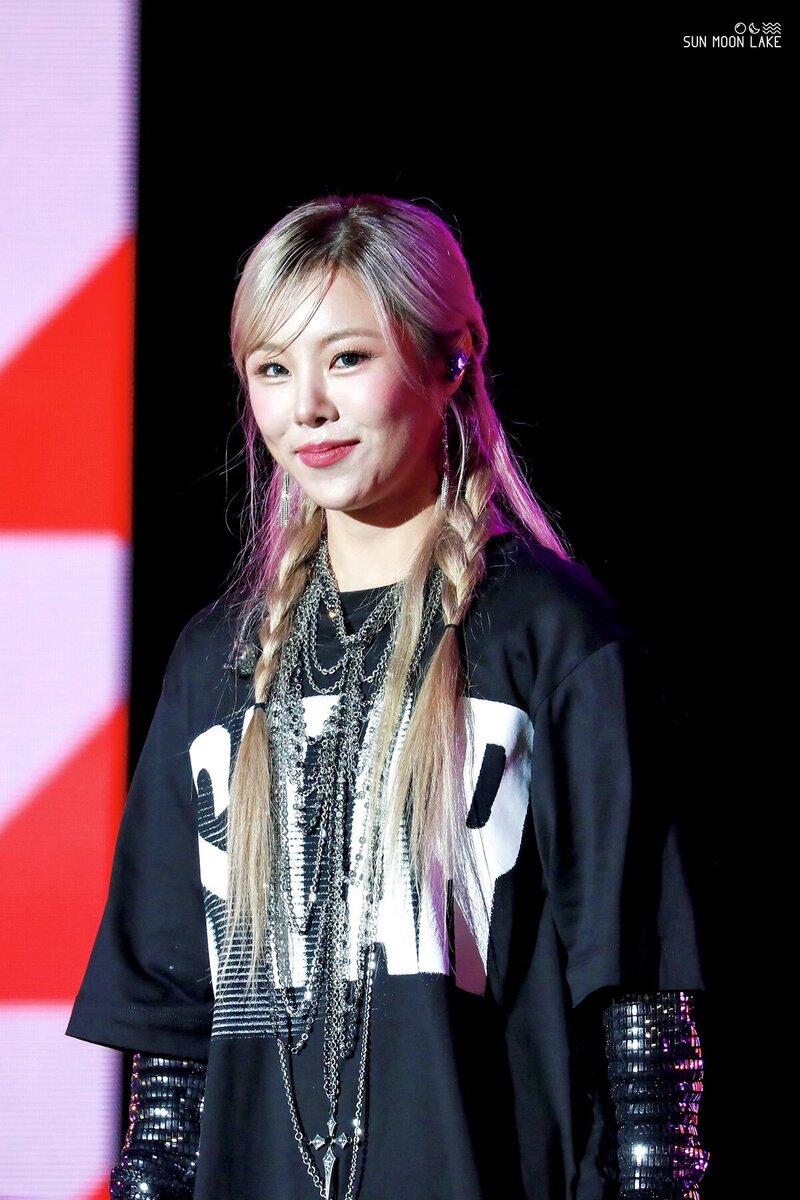 231222 Whee In at Tainan Christmas Rock Concert documents 6