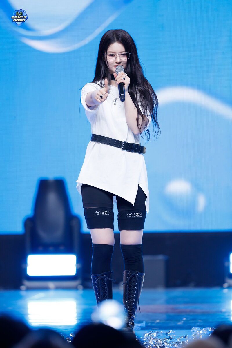 240125 NMIXX Sullyoon - 'DASH' at M Countdown documents 13