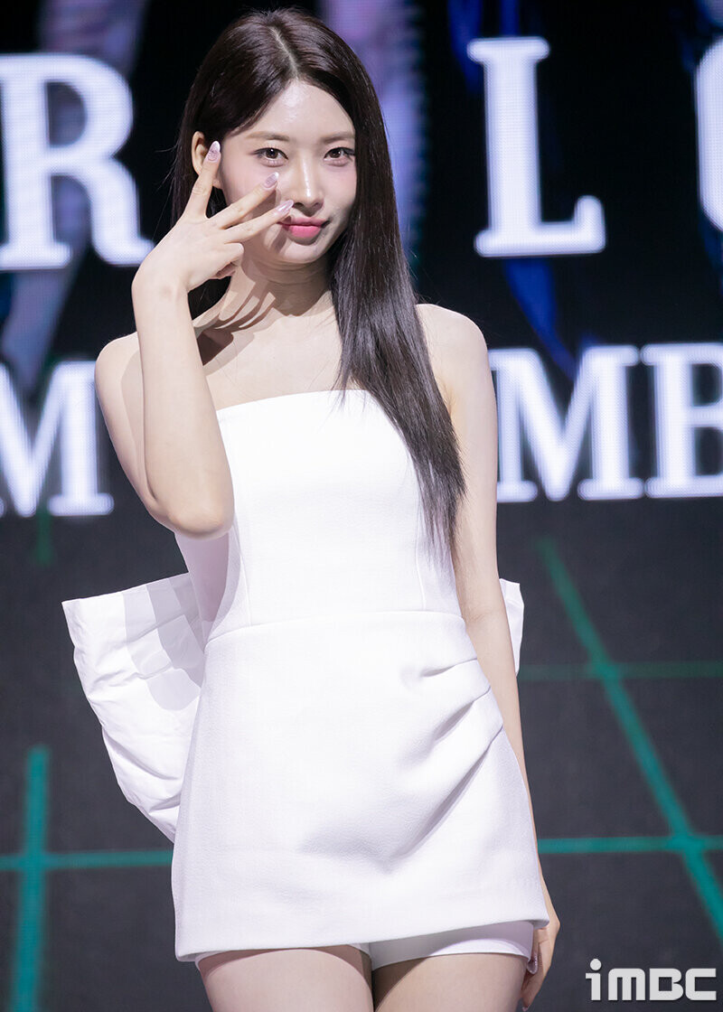 240610 EVERGLOW Sihyeon - "ZOMBIE" Comeback Showcase documents 4