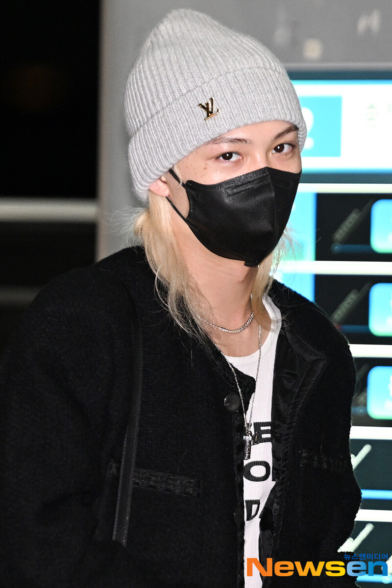 241110 FELIX at Gimpo Airport documents 1