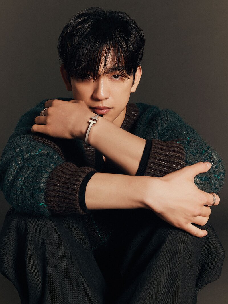 Jinyoung for Noblesse Men October Issue 2021 documents 6