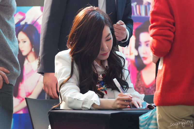 140314 Girls' Generation Tiffany at Mr. Mr. fansign documents 9