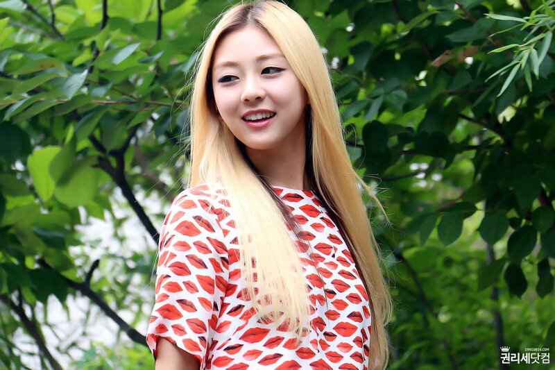 140810 LADIES' CODE RiSe at Inkigayo Mini Fanmeeting documents 2