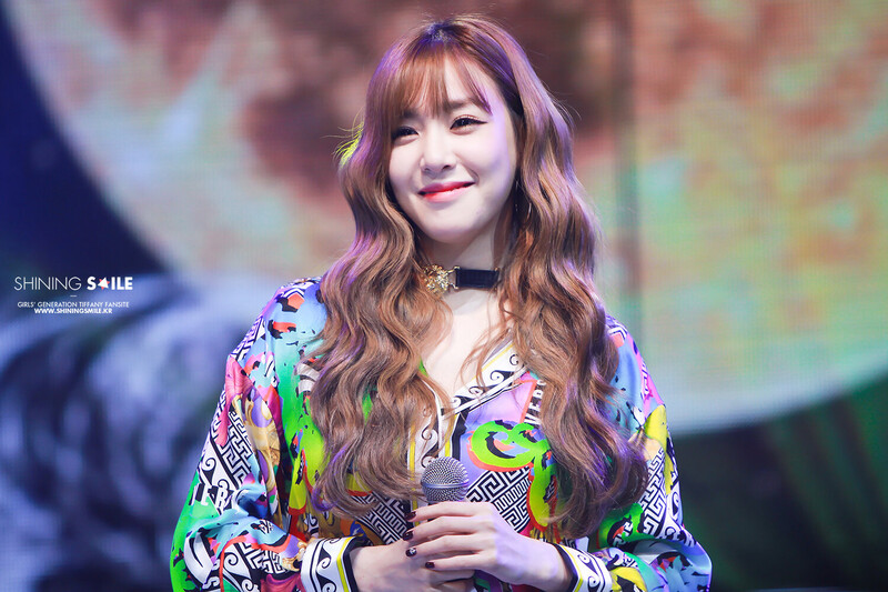 141124 Girls' Generation Tiffany at YELLO Festival documents 7