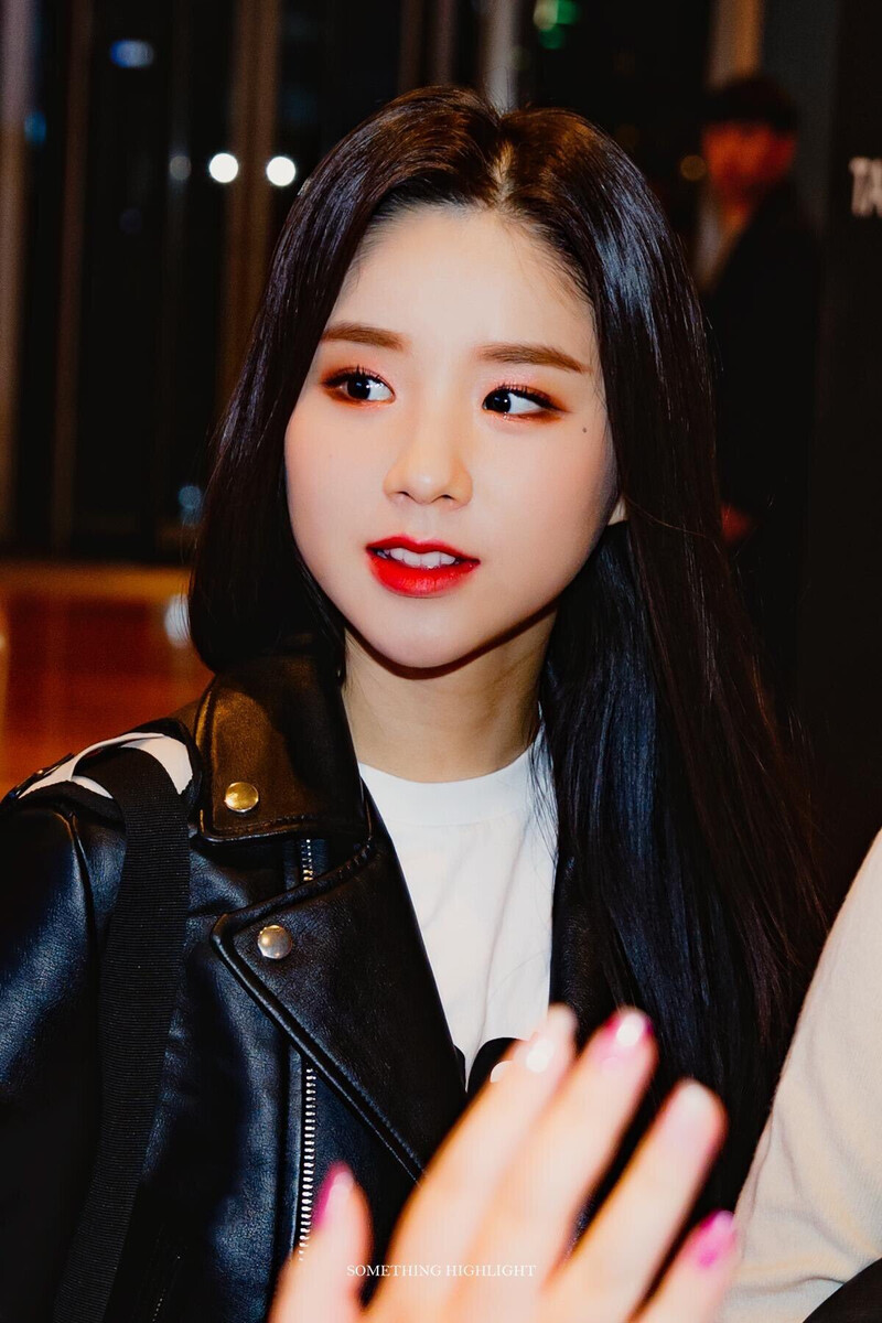 190328 LOONA Heejin documents 5