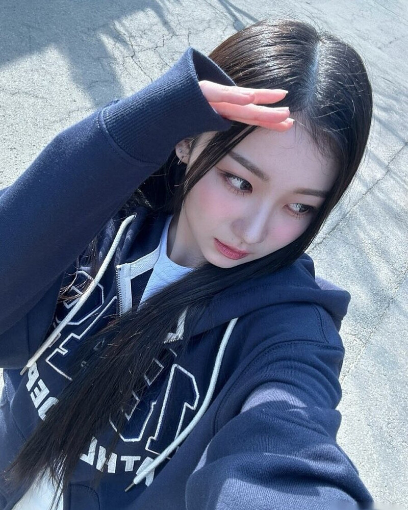 240419 TripleS Instagram Update - Kaede documents 1