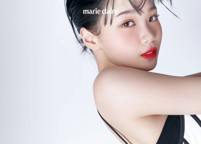 LE SSERAFIM CHAEWON for MARIE CLAIRE Korea x MAKEUP FOREVER March Issue 2023 documents 5