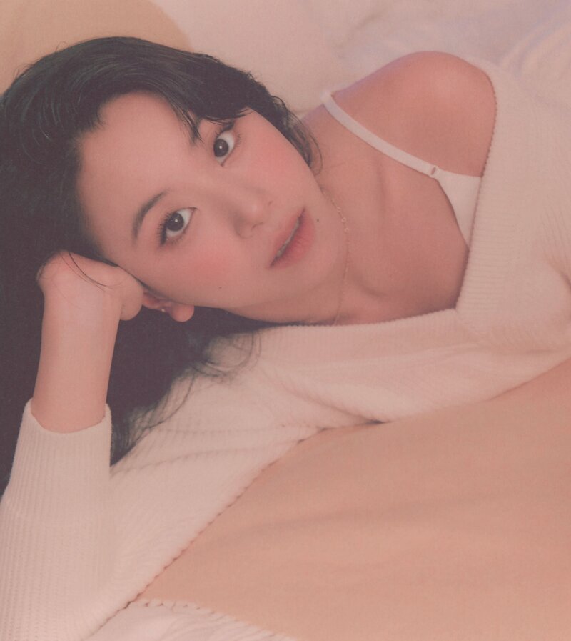 Yes, I am Chaeyoung Photobook Scans documents 10