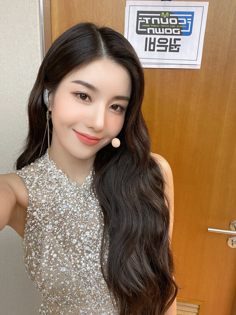 210826 Eunbi SNS Update at M Countdown documents 1