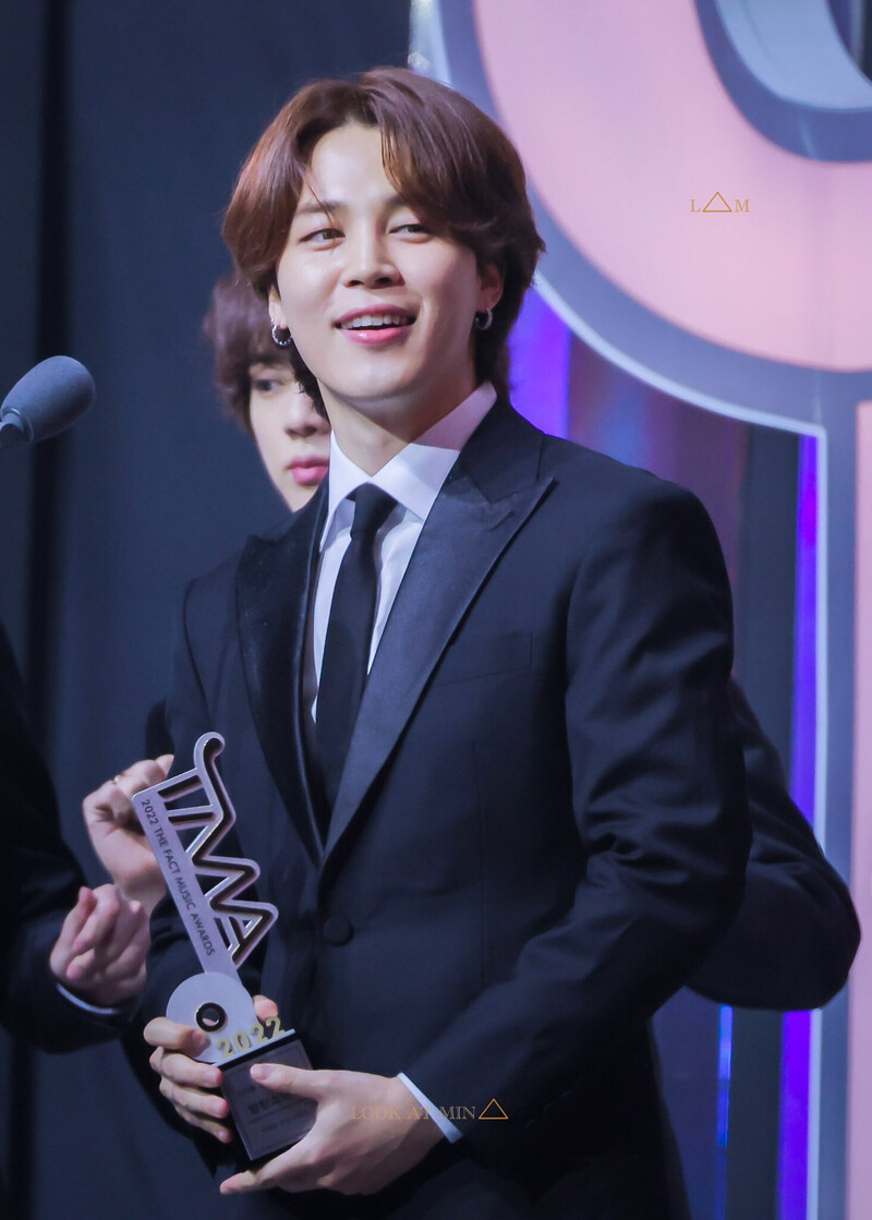 221008 BTS Jimin at The Fact Music Awards 2022 documents 2