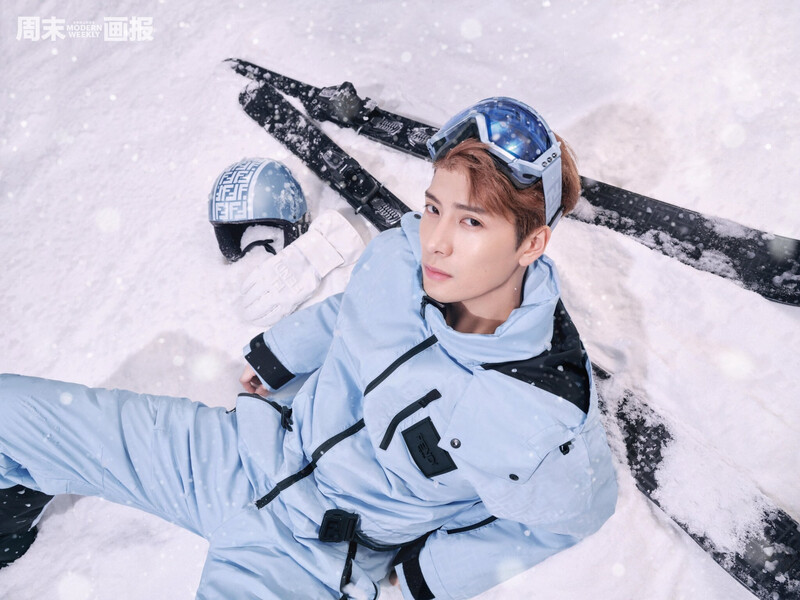 GOT7 Jackson Wang for MODERN WEEKLY China x FENDI Winter Sports Capsule Dec Issue 2021 documents 3