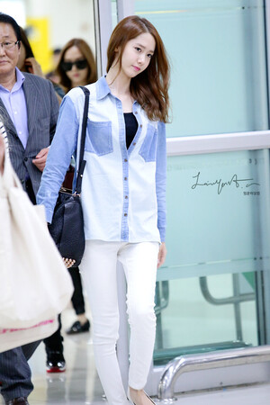 131002 Girls' Generation YoonA at Gimpo Airport