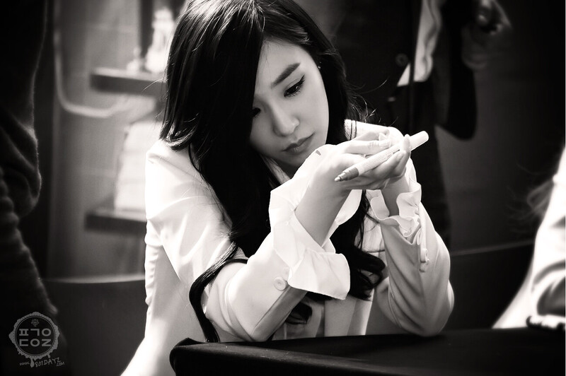 140314 Girls' Generation Tiffany at Mr. Mr. fansign documents 2