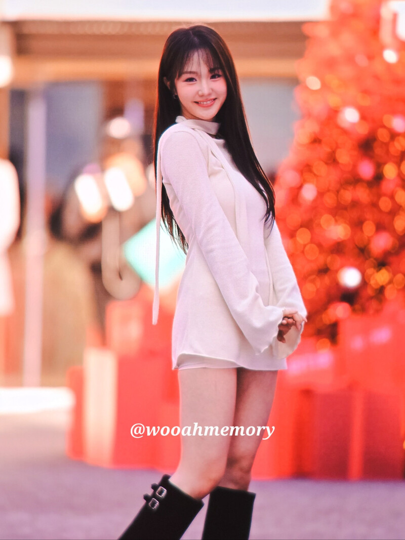 241210 WOOAH - NANA at TIRTIR's Pop-up store opening event documents 13