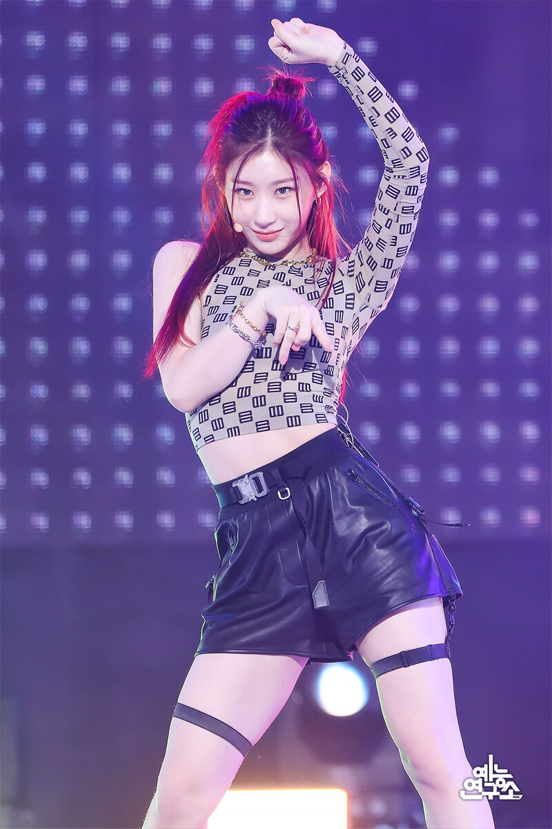 211016 ITZY - 'SWIPE' at Music Core documents 9