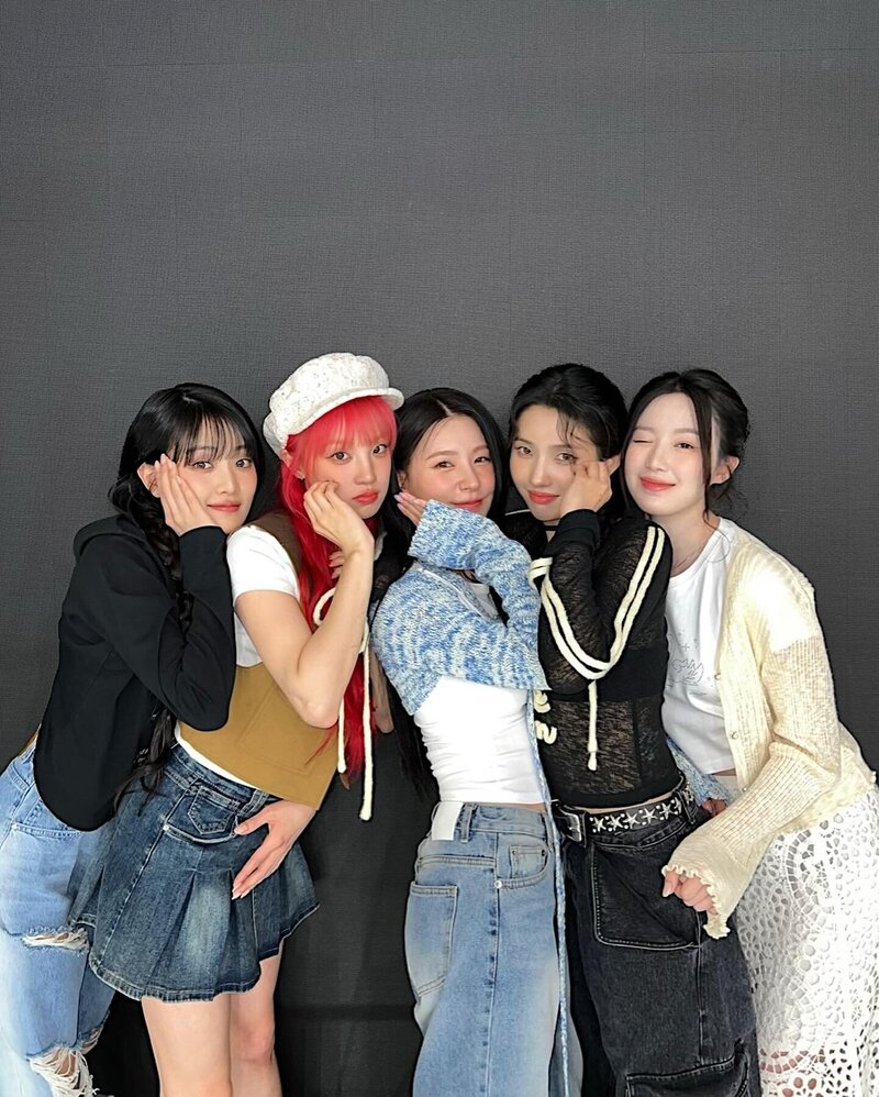 240503 - MINNIE Instagram Update with (G)I-DLE documents 1