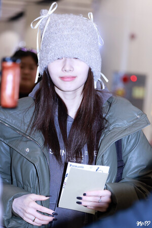 240101 TWICE Sana - GMP Airport