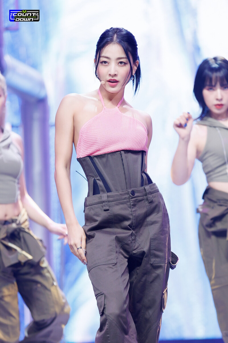 230824 TWICE Jihyo - 'Killin' Me Good' at M COUNTDOWN documents 9