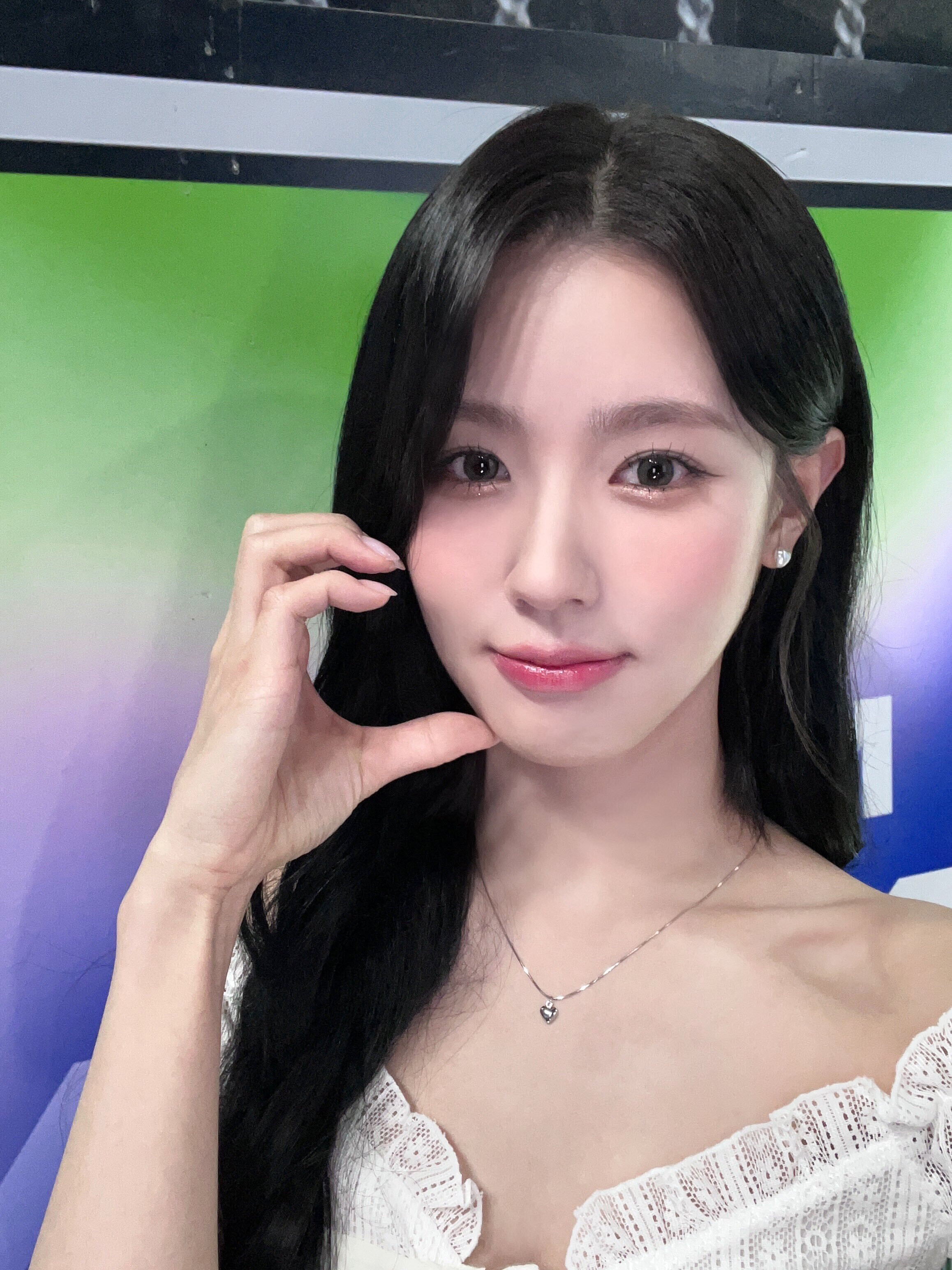 230831 - (G)I-DLE Twitter Update with MIYEON | kpopping