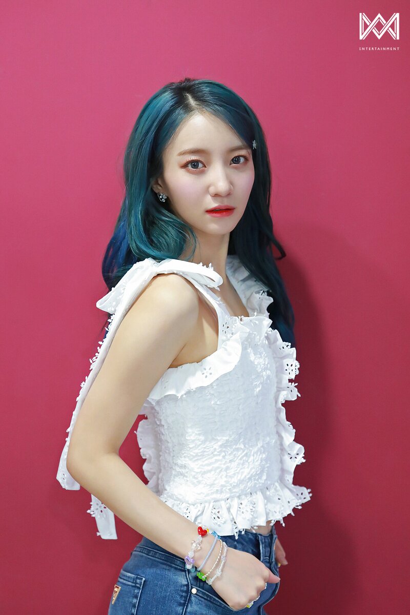 210701 WM Naver Post - OH MY GIRL 'Dun Dun Dance' Music Show Behind documents 15