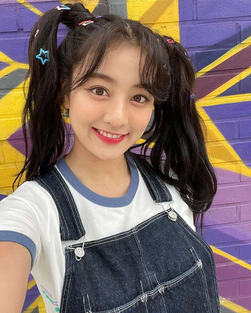 210816 TWICE Instagram Update - Jihyo documents 2