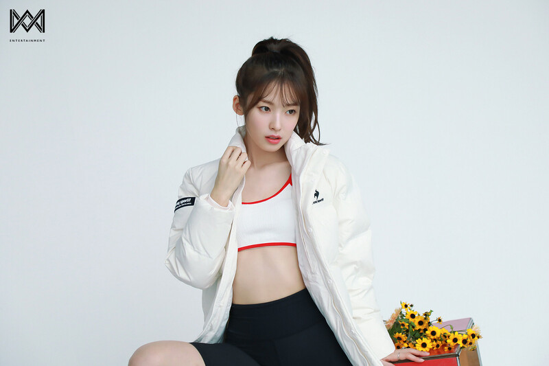 211102 WM Naver Post - OH MY GIRL's Arin Cosmopolitan Magazine Photoshoot Behind documents 4