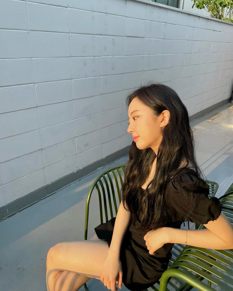 220518 Yeonje Instagram Update (ALICE) documents 1