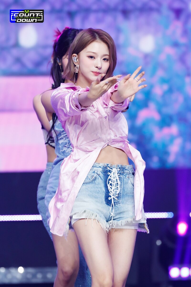 220707 fromis_9 'Stay This Way' at M Countdown documents 1
