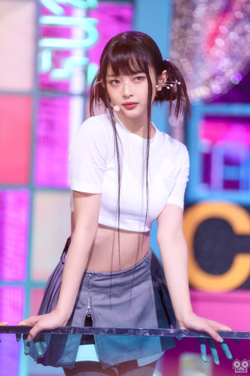 220807 NewJeans 'Cookie' at Inkigayo documents 8