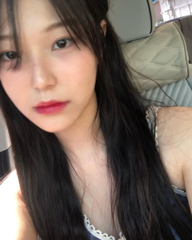 230807 fromis_9 Jiheon Instagram Update documents 3