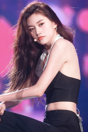 220702 Weki Meki Doyeon Uni-con