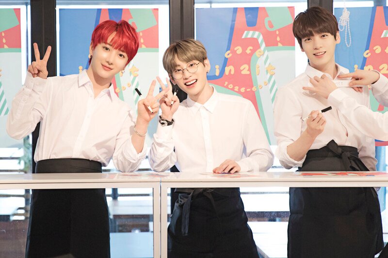 190628 - Fan Cafe - IN2IT Cafe Behind Photos documents 9