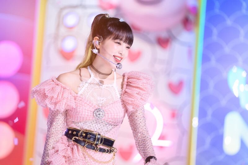 220807 YENA - 'SMARTPHONE' at Inkigayo documents 18