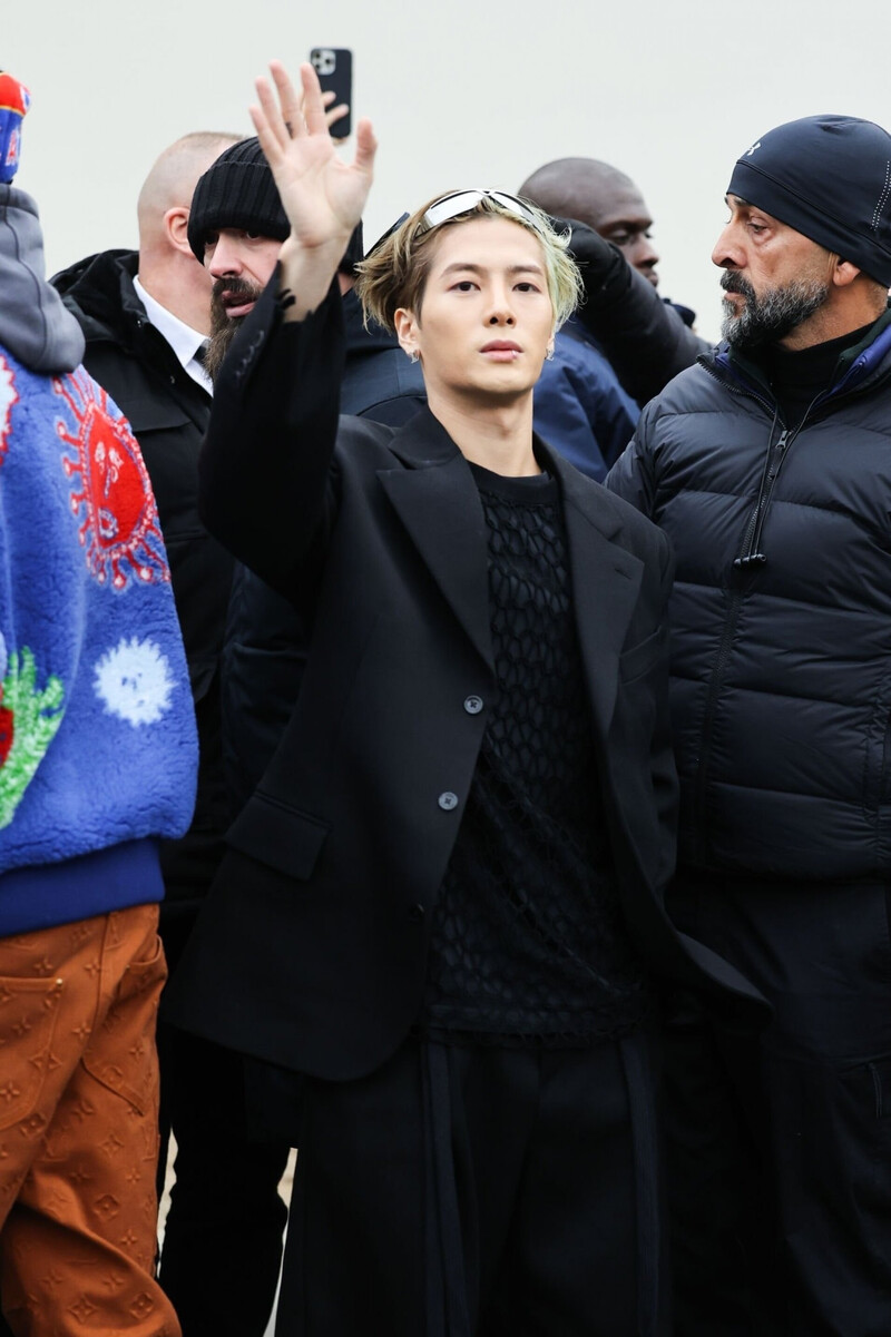 230119 JACKSON WANG- LOUIS VUTTION Men's F/W 2023-'24 Fashion Show at Paris Fashion Week documents 4