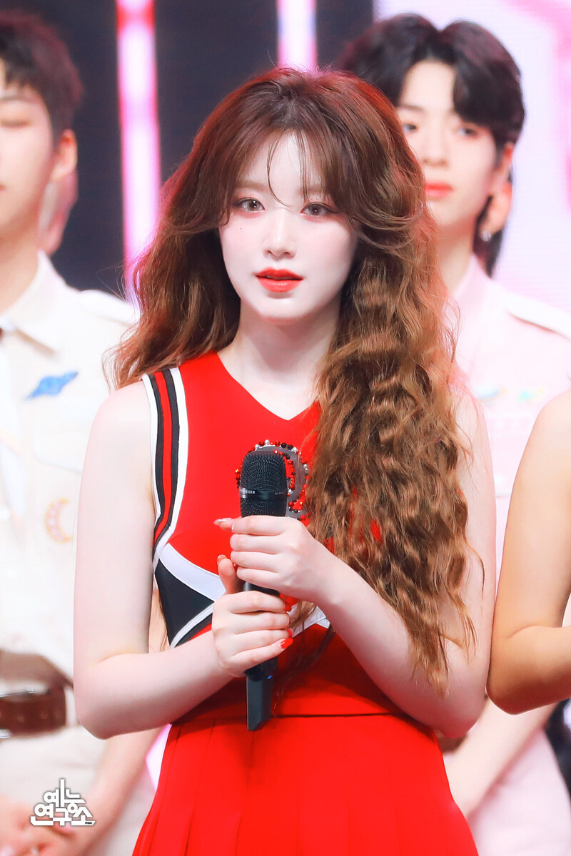 230603 (G)I-DLE Shuhua - 'Queencard' at Music Core documents 1