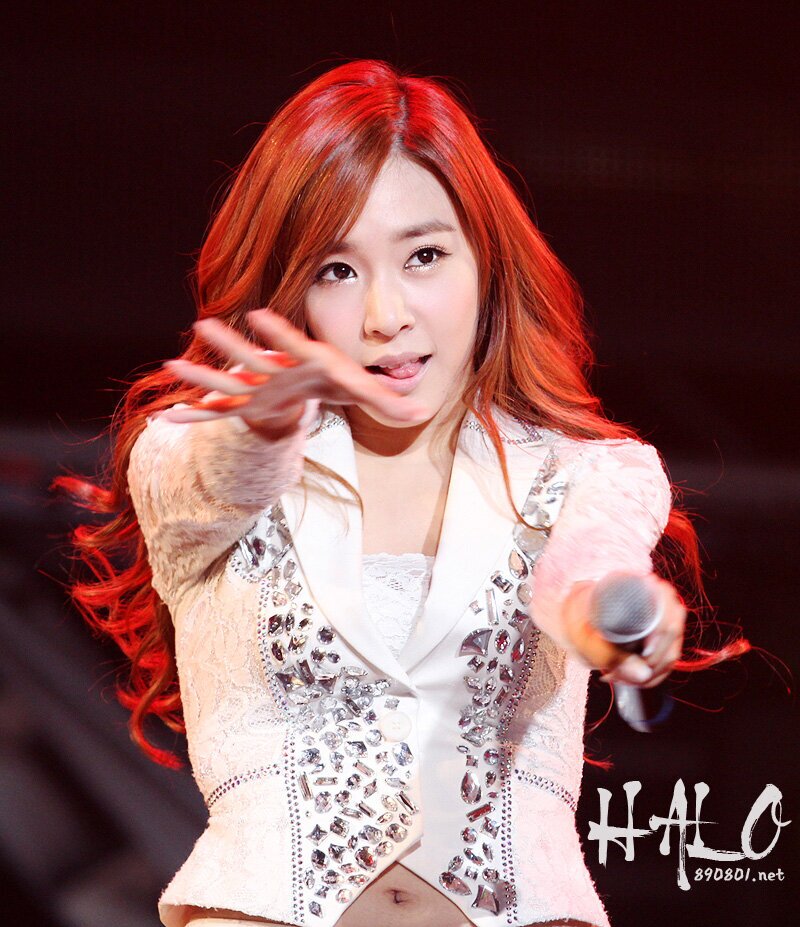121021 Girls' Generation Tiffany at GS& Concert | kpopping