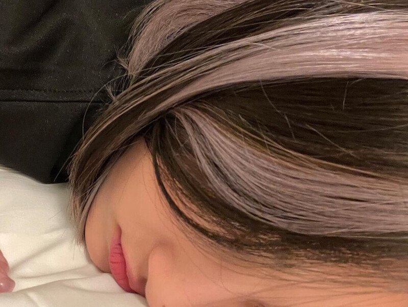 221008 TWICE Jihyo Instagram Update documents 3