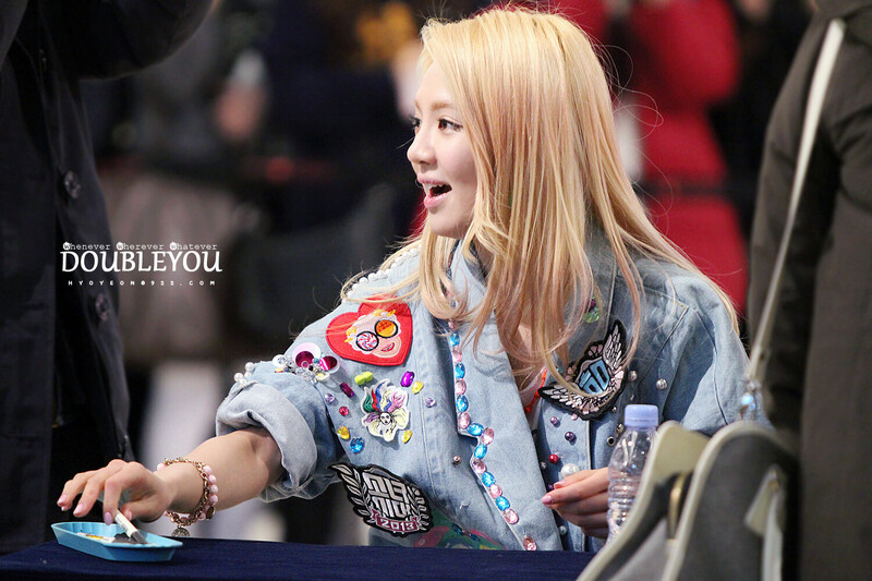 130126 Girls' Generation Hyoyeon at Yeongdon Times Square fansign event documents 9