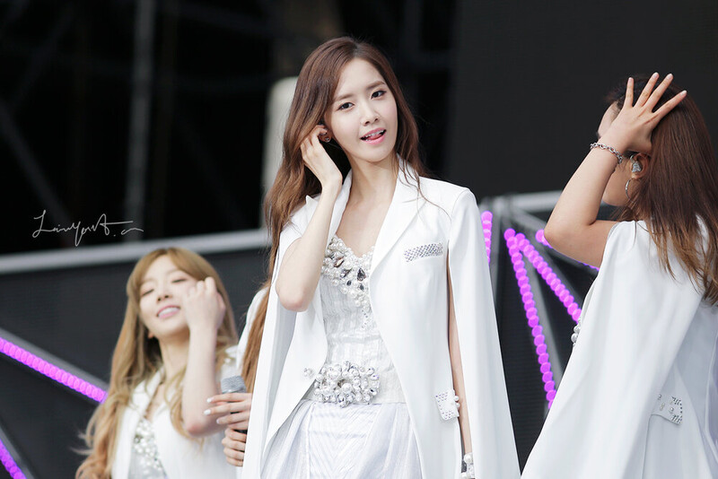 140815 Girls' Generation YoonA at SMTOWN in Seoul documents 5