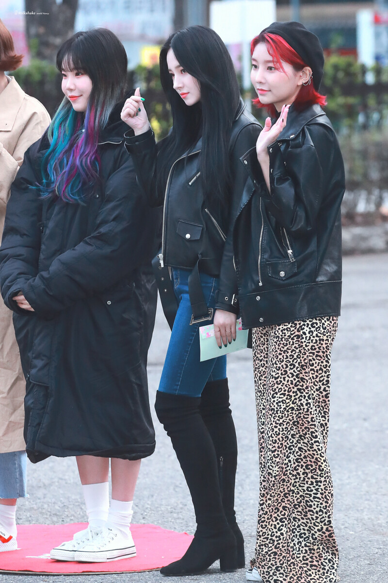 190322 Nancy on the way to Music Bank documents 14