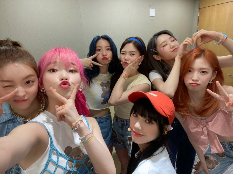 210520 OH MY GIRL Twitter Update documents 3